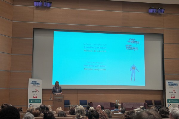 Colloque Stop aux dettes